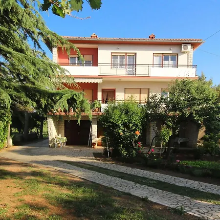 Jakominic By Interhome Apartmán *