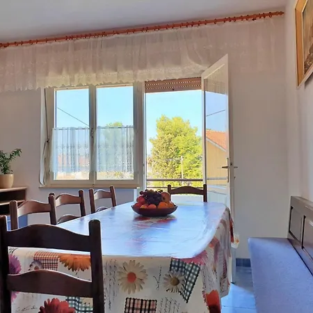 Apartmán Jakominic By Interhome Šilo